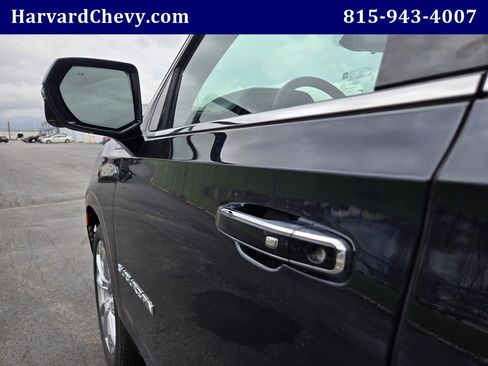 Certified 2024 Chevrolet Suburban High Country AWD/4WD image 36