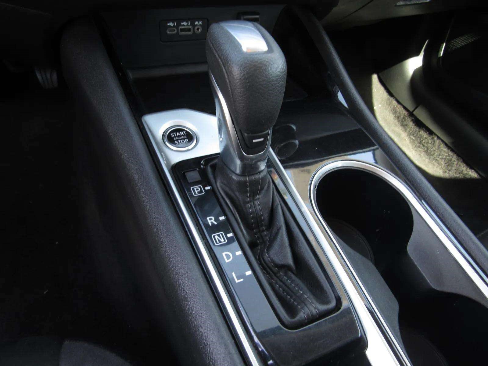 Used 2024 Nissan Altima 2.5 SV FWD image 19