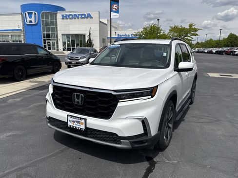 Used 2023 Honda Pilot Elite image 2