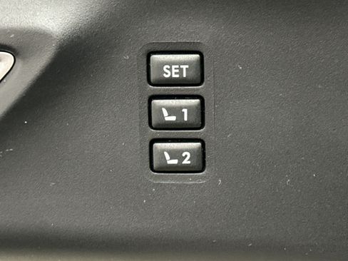 Used 2022 Subaru Ascent Limited w/ Technology Package AWD/4WD image 41