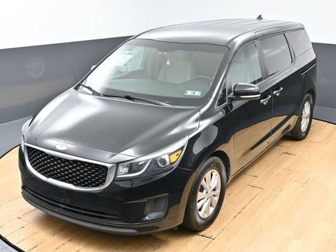 Used 2018 Kia Sedona L FWD image 39
