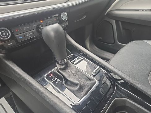 Used 2023 Jeep Compass Limited w/ Sun and Sound Group AWD/4WD image 65