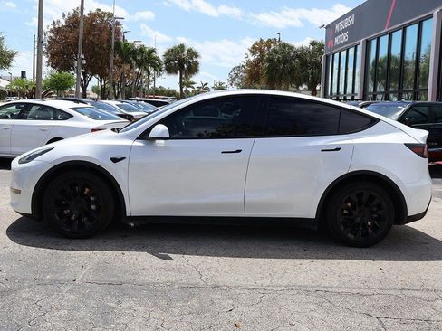 Used 2023 Tesla Model Y Long Range image 17
