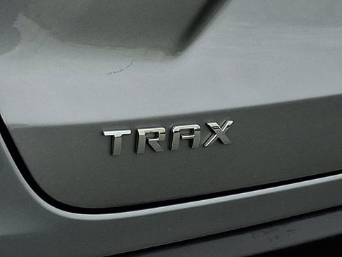 Used 2024 Chevrolet Trax LS image 29