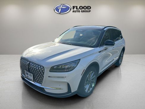 New 2026 Lincoln Corsair Premiere image 3