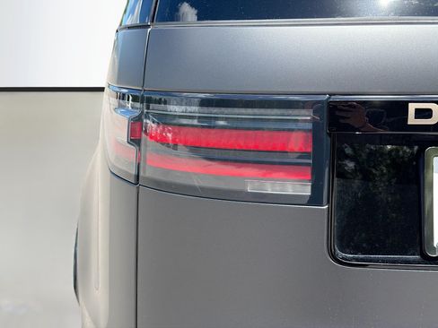 New 2026 Land Rover Discovery Limited Edition AWD/4WD image 10