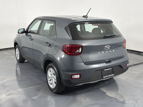Used 2026 Hyundai Venue SE FWD image 7