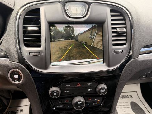 Used 2019 Chrysler 300 S RWD image 32