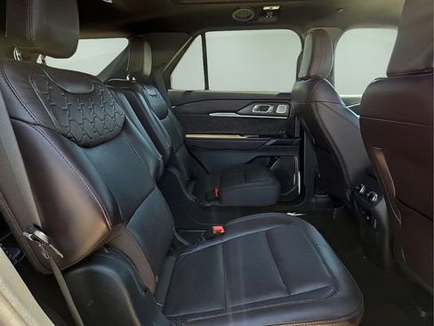 Used 2025 Ford Explorer Platinum w/ LUX Leather Package AWD/4WD image 14