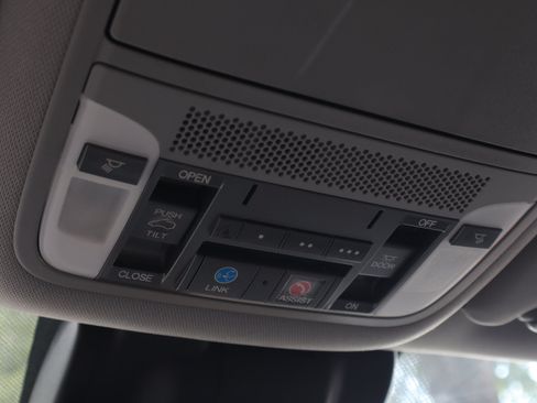 Used 2020 Acura MDX SH-AWD w/ Technology Package image 24