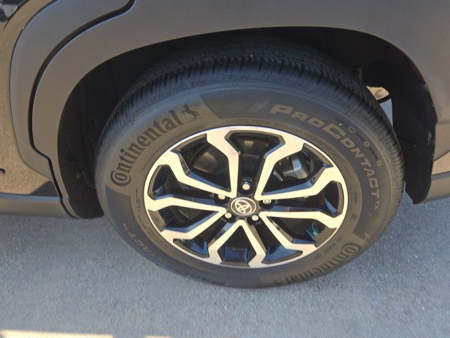 Used 2023 Toyota Corolla Cross AWD Hybrid image 9