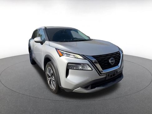 Used 2023 Nissan Rogue SV FWD image 3