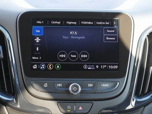 Used 2022 Chevrolet Equinox RS w/ RS Leather Package image 21