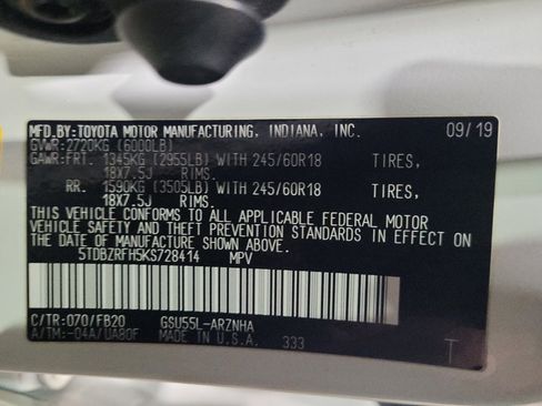 Used 2019 Toyota Highlander LE AWD/4WD image 33