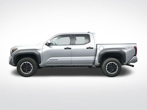 Used 2024 Toyota Tacoma TRD Off-Road image 10