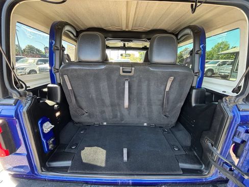 Used 2018 Jeep Wrangler Rubicon w/ Steel Bumper Group AWD/4WD image 10