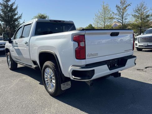 Used 2021 Chevrolet Silverado 2500 High Country w/ Z71 Off-Road Package AWD/4WD image 4