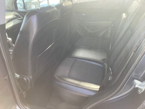 Used 2019 Chevrolet Trax LT w/ LT Convenience Package image 29