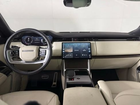 Used 2025 Land Rover Range Rover SE AWD/4WD image 27