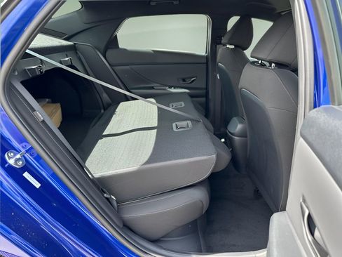 New 2025 Hyundai Elantra SEL image 25