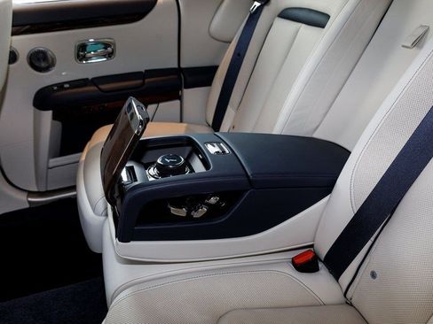 Used 2021 Rolls-Royce Ghost image 38