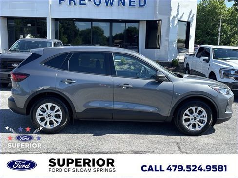 Used 2025 Ford Escape Active w/ Tech Pack #1 FWD image 2