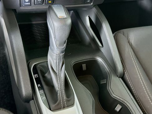 Used 2024 Nissan Frontier SV w/ SV Convenience Package image 24