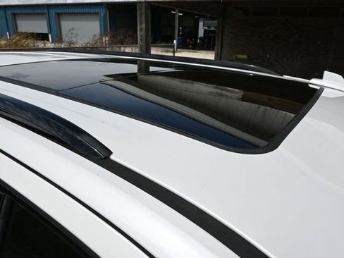 Used 2024 Chevrolet Tahoe Z71 w/ Luxury Package image 21