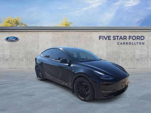 Used 2022 Tesla Model Y Performance image 2