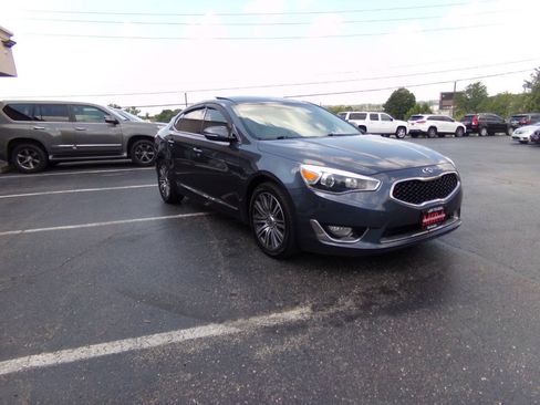 Used 2015 Kia Cadenza Premium w/ Luxury Package FWD image 6