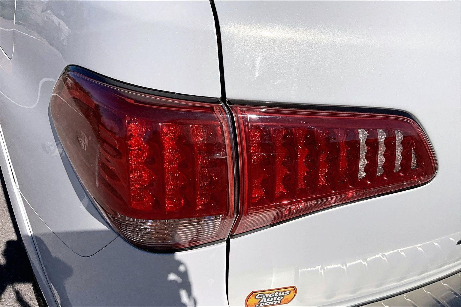 Used 2011 INFINITI QX56 4WD w/ Deluxe Touring Pkg image 32