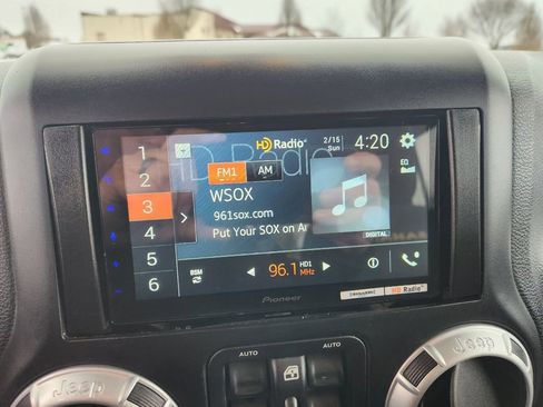 Used 2015 Jeep Wrangler Unlimited Sahara w/ Connectivity Group image 22