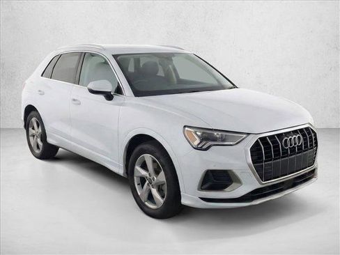 Used 2019 Audi Q3 2.0T Premium w/ Convenience Package image 3
