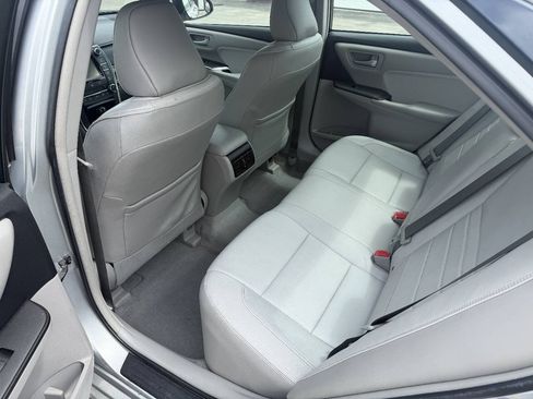 Used 2016 Toyota Camry XLE FWD image 5
