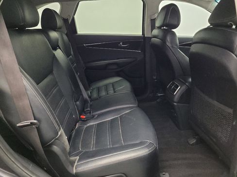 Used 2016 Kia Sorento EX image 19