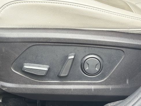 Used 2022 Hyundai Tucson Limited AWD/4WD image 12