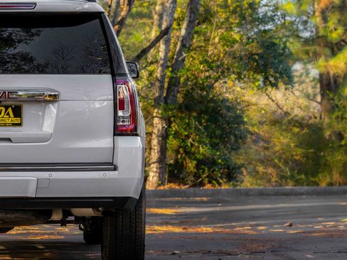 Used 2018 GMC Yukon Denali w/ Denali Ultimate Package image 38