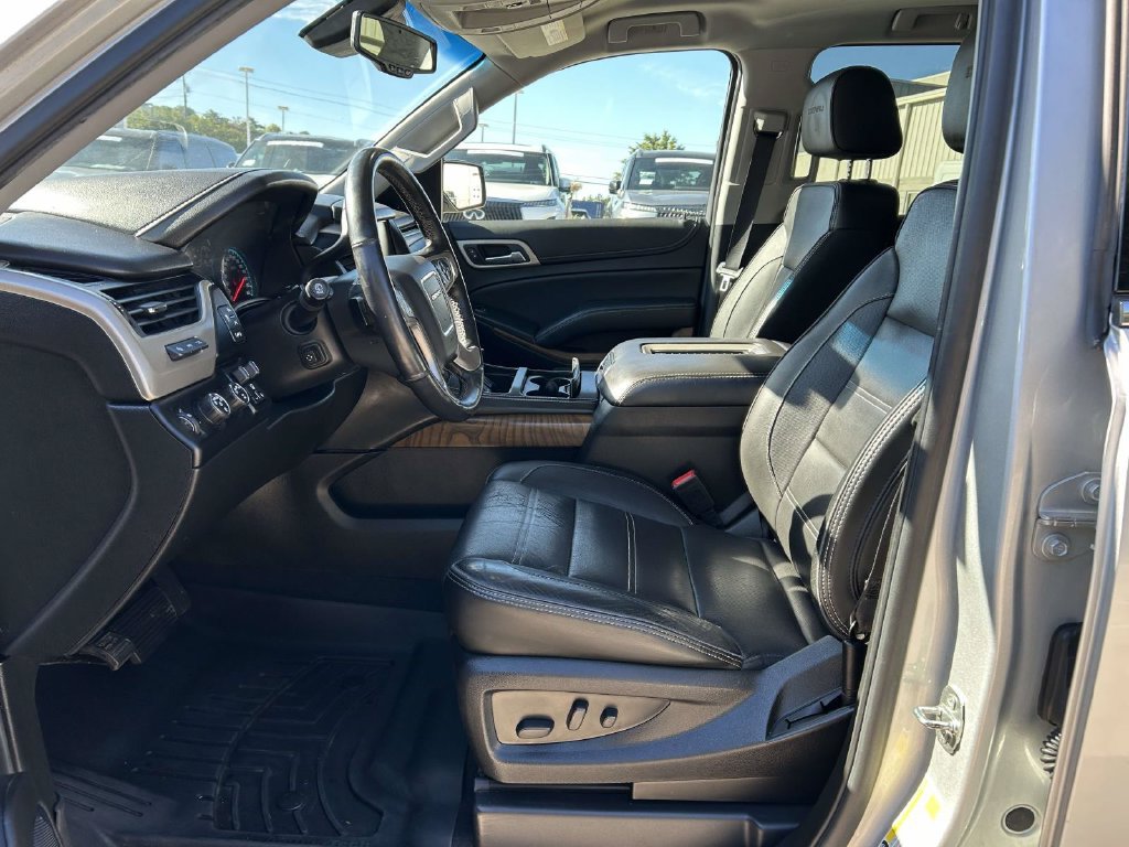 Used 2020 GMC Yukon XL Denali AWD/4WD image 16