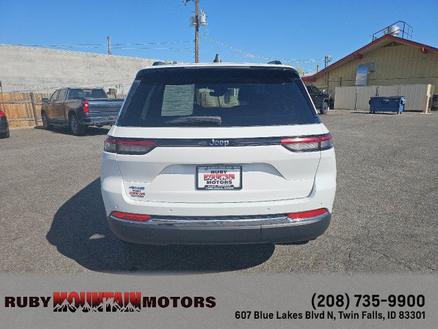 Used 2023 Jeep Grand Cherokee 4WD 4xe image 6