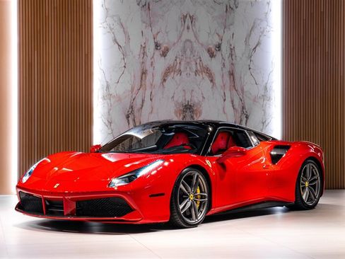 Used 2018 Ferrari 488 Spider RWD image 2