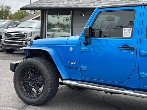 Used 2016 Jeep Wrangler Unlimited Sahara w/ Mopar Chrome Edition Group AWD/4WD image 5