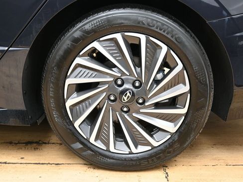 Used 2025 Hyundai Sonata Limited image 13