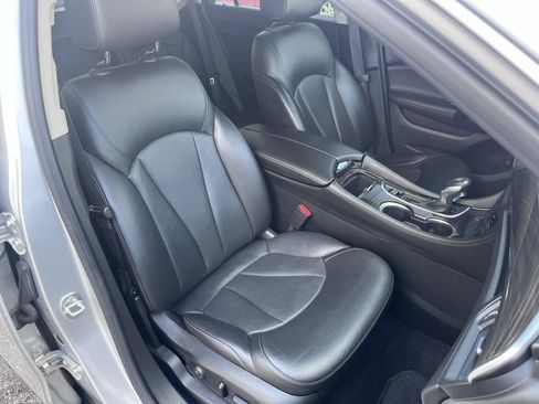 Used 2019 Buick Envision Essence FWD image 19