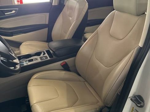 Used 2022 Ford Edge Titanium w/ Equipment Group 301A AWD/4WD image 5