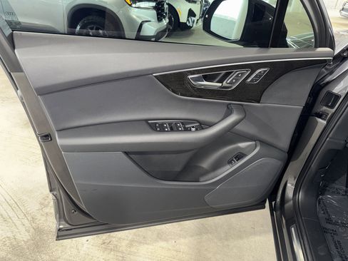 Used 2025 Audi Q7 2.0T Premium w/ Convenience Package image 17