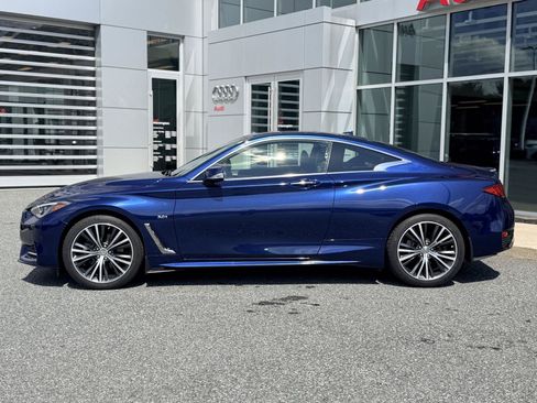 Used 2019 INFINITI Q60 3.0t Luxe w/ Essential Package AWD/4WD image 3