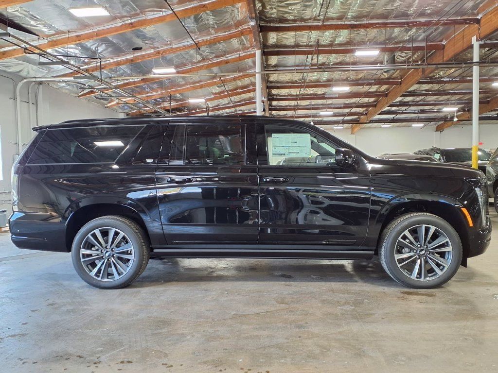 New 2026 Cadillac Escalade ESV Sport AWD/4WD image 4