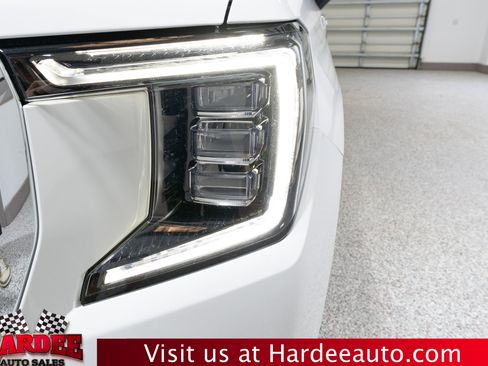 Used 2022 GMC Yukon SLT w/ SLT Premium Package AWD/4WD image 8