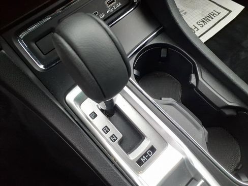 Used 2024 Subaru Ascent Premium w/ Convenience Package image 12