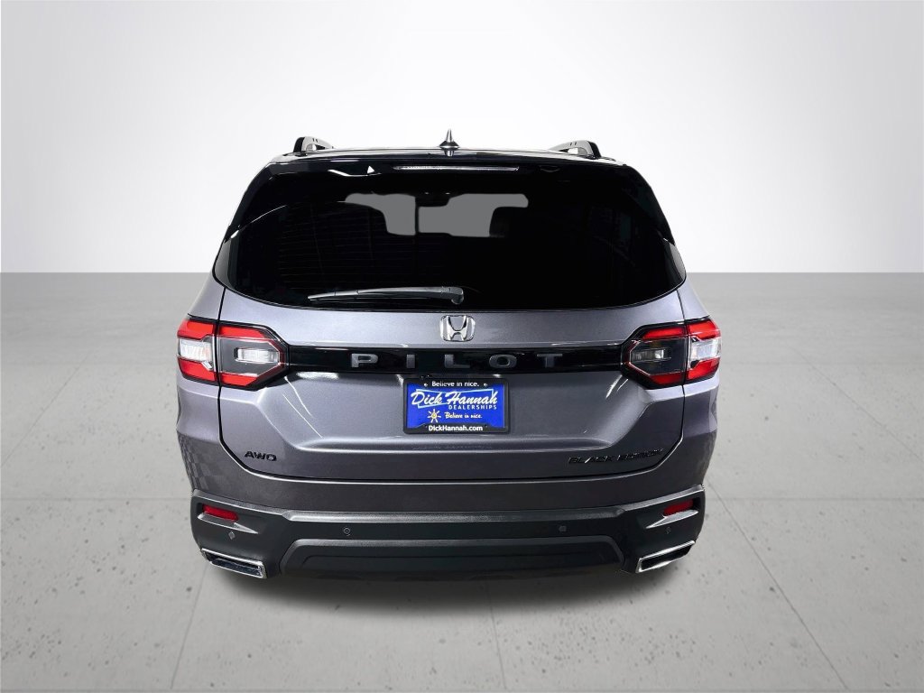 Used 2025 Honda Pilot Black Edition image 7